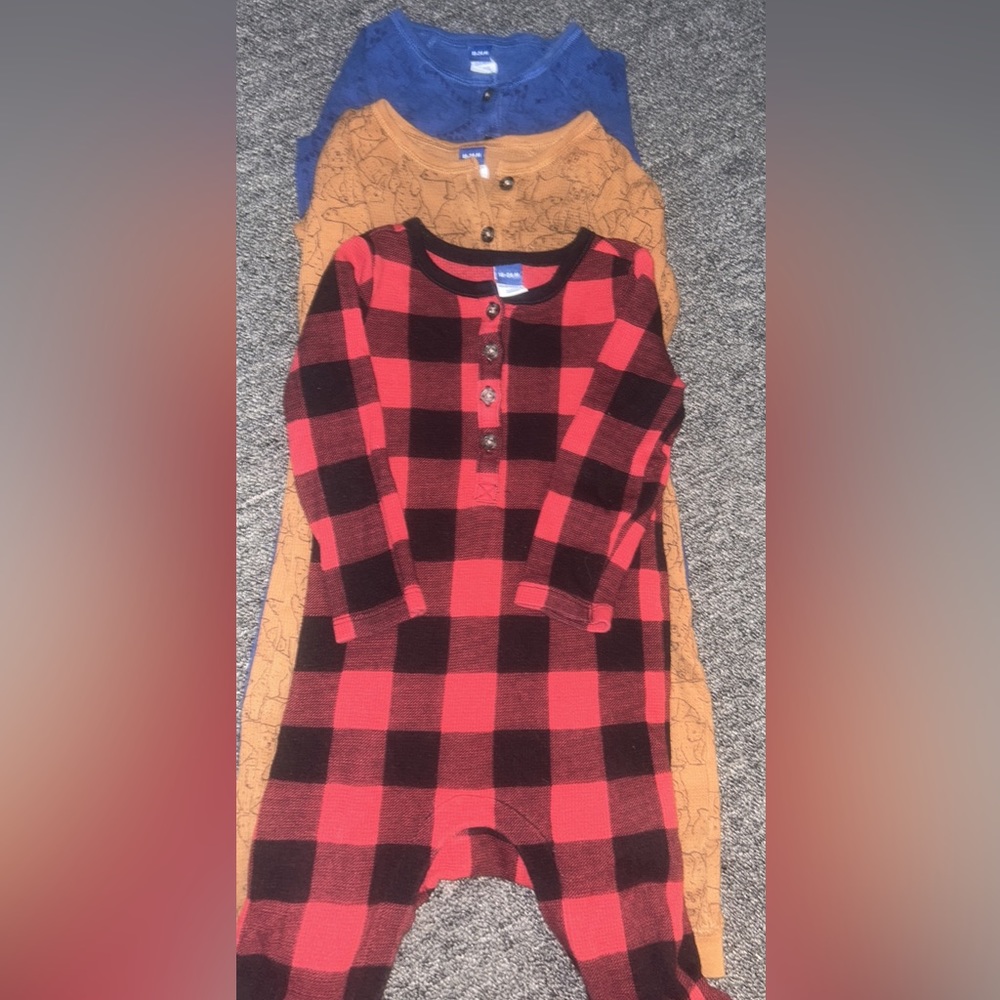Three set of thermals size 18-24 months